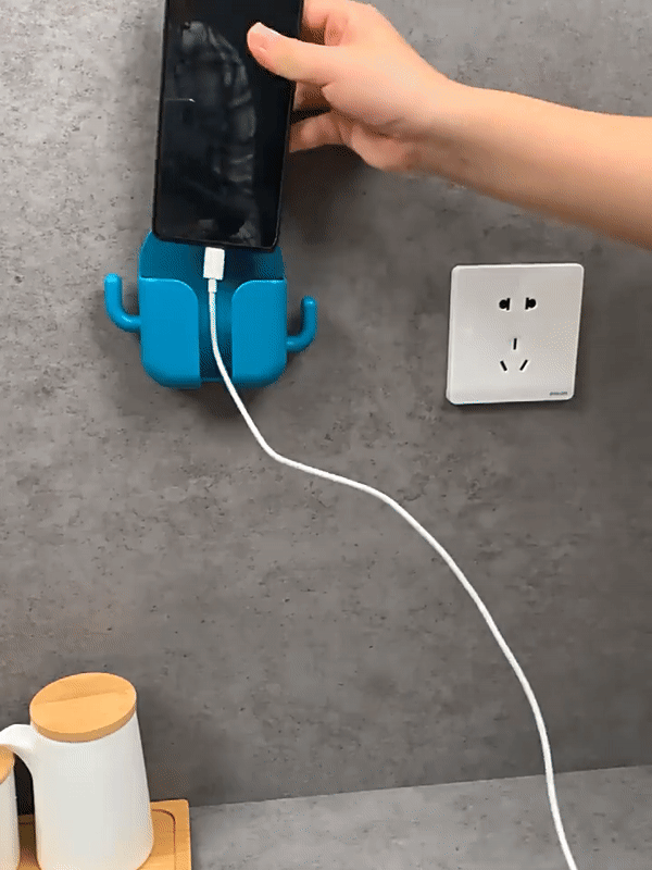 celular carregando no suporte de celular 